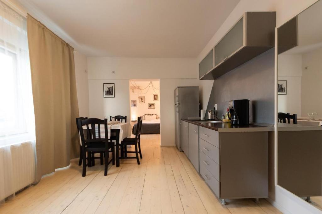 Color Apartments Old Town Center Βουκουρέστι Εξωτερικό φωτογραφία